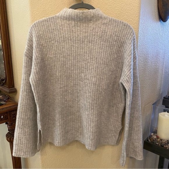 360 Cashmere Sweaters - 360 CASHMERE Light Gray Cashmere Silk Blend Wide Sleeve Oversize Sweater Size XS
